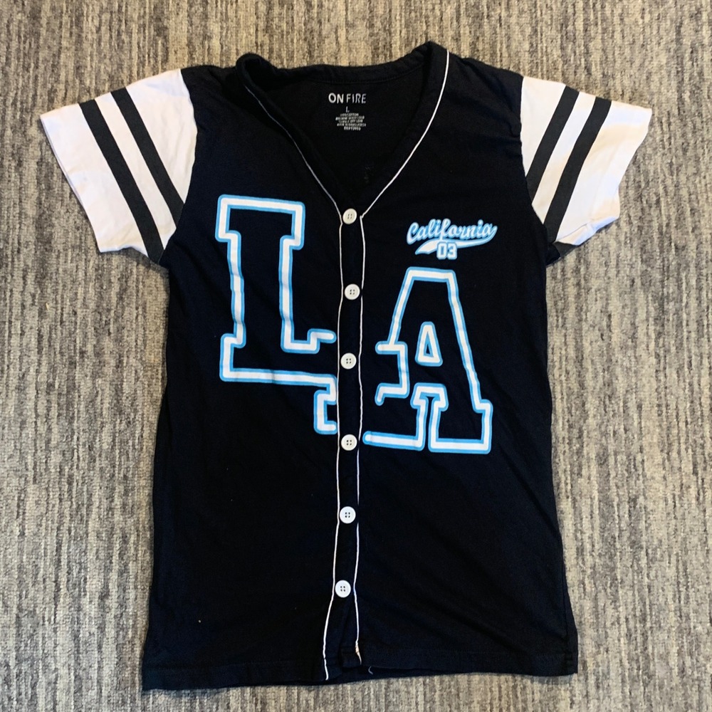 On Fire Baseball Jersey California LA Graphic Tee Striped Sleeve Kids‎ Size L